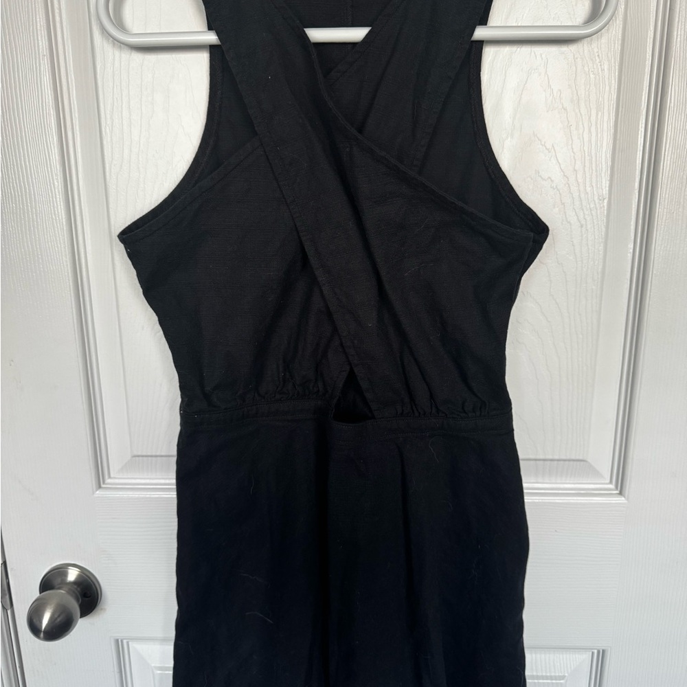 Hollister Black V-Neck Sleeveless Dress with front Keyhole detail